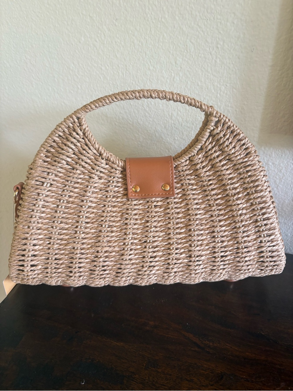 Tommy Bahama Tan Woven Straw Crossbody with Gold Chain - Picture 4 of 7